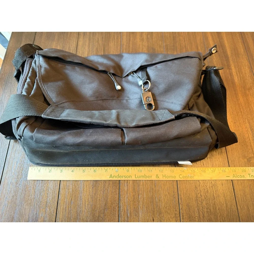 Columbia Messenger Bag Black Ripstop Crossbody Shoulder Travel Commuter Bag